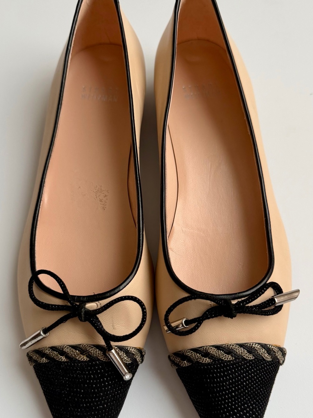 Stuart Weitzman ‘Capricorn’ Beige and Black Pointed Toe Flats with Bow -7.5